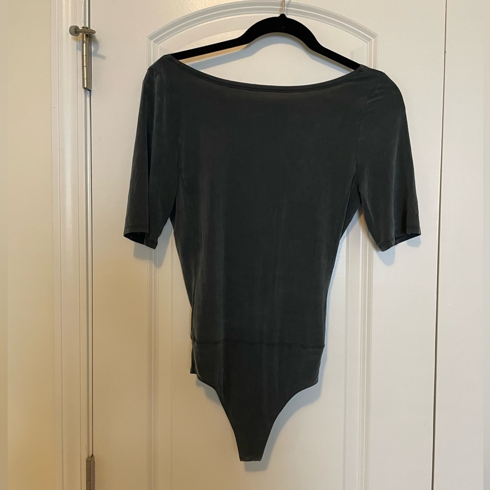 🍋lululemon open back body suit